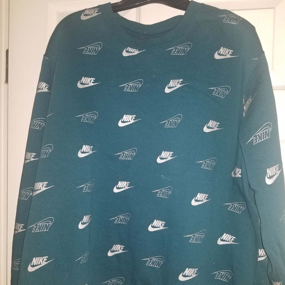 Nike sweatshirt